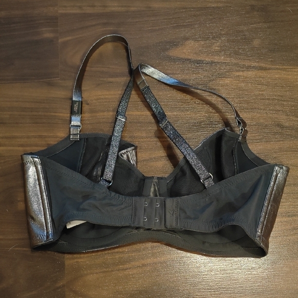 NWT Victoria's Secret Dream Angles Push-up Metallic Bra 32DDD - Picture 2 of 6